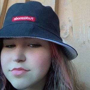 Meet your Posher, Ely-anne